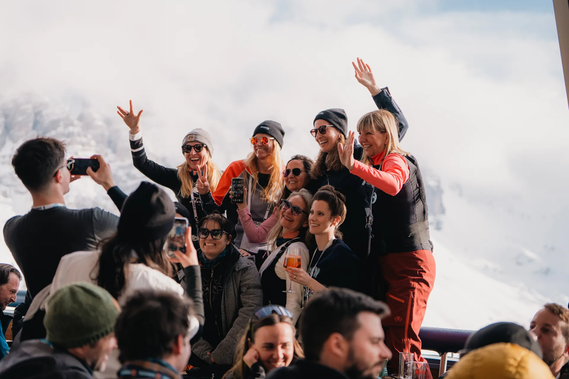 SKInnovation community cheering on the mountain terrace