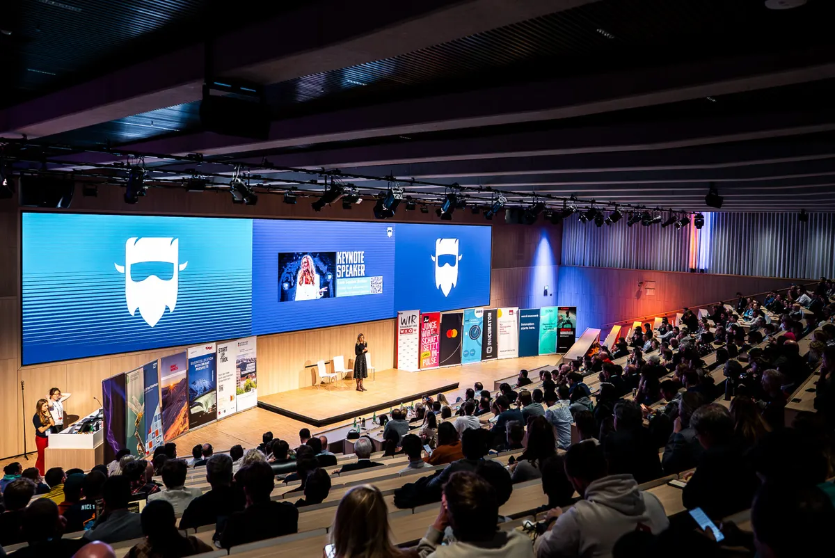 Keynote in the packed main hall at SKInnovation 2026