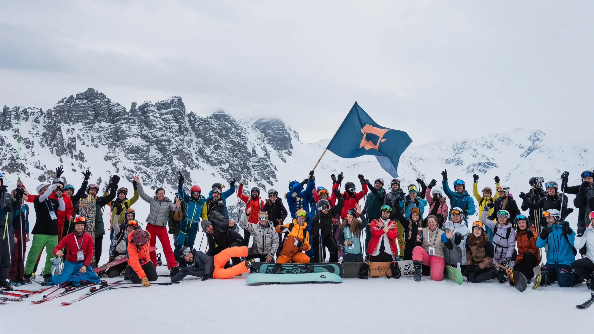 The SKInnovation volunteer crew on the mountain